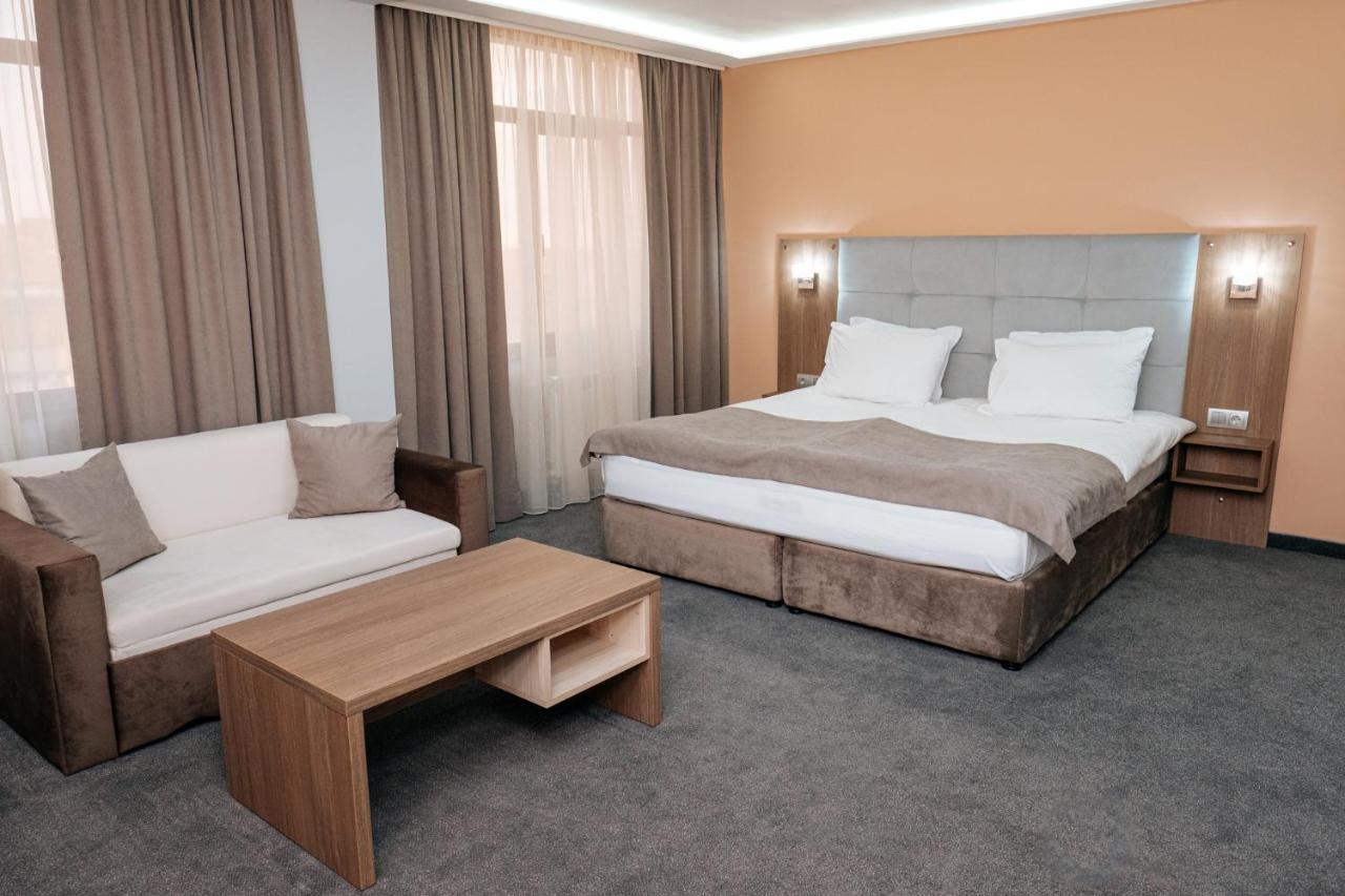 Hotel Tundzha - Renovated! Yambol Ngoại thất bức ảnh