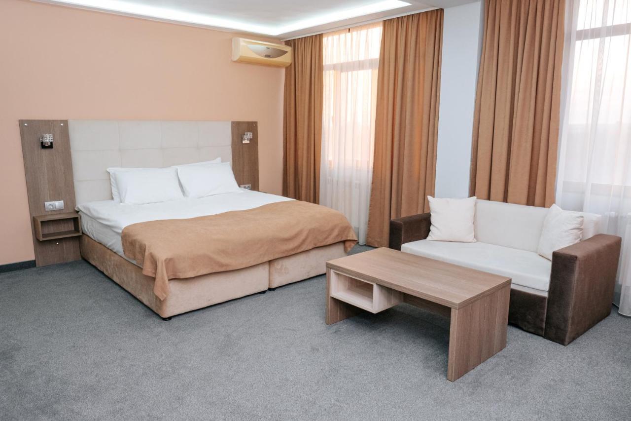 Hotel Tundzha - Renovated! Yambol Ngoại thất bức ảnh