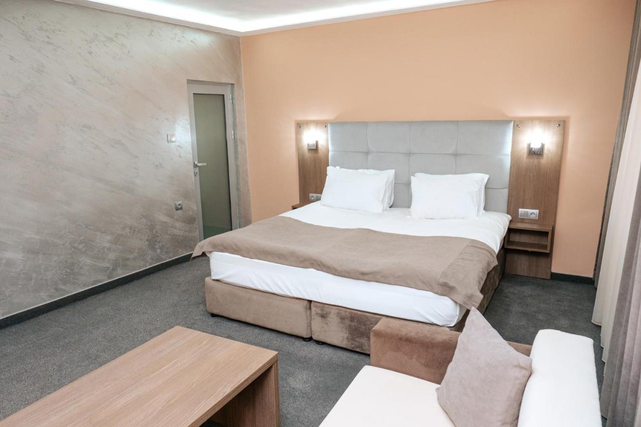 Hotel Tundzha - Renovated! Yambol Ngoại thất bức ảnh