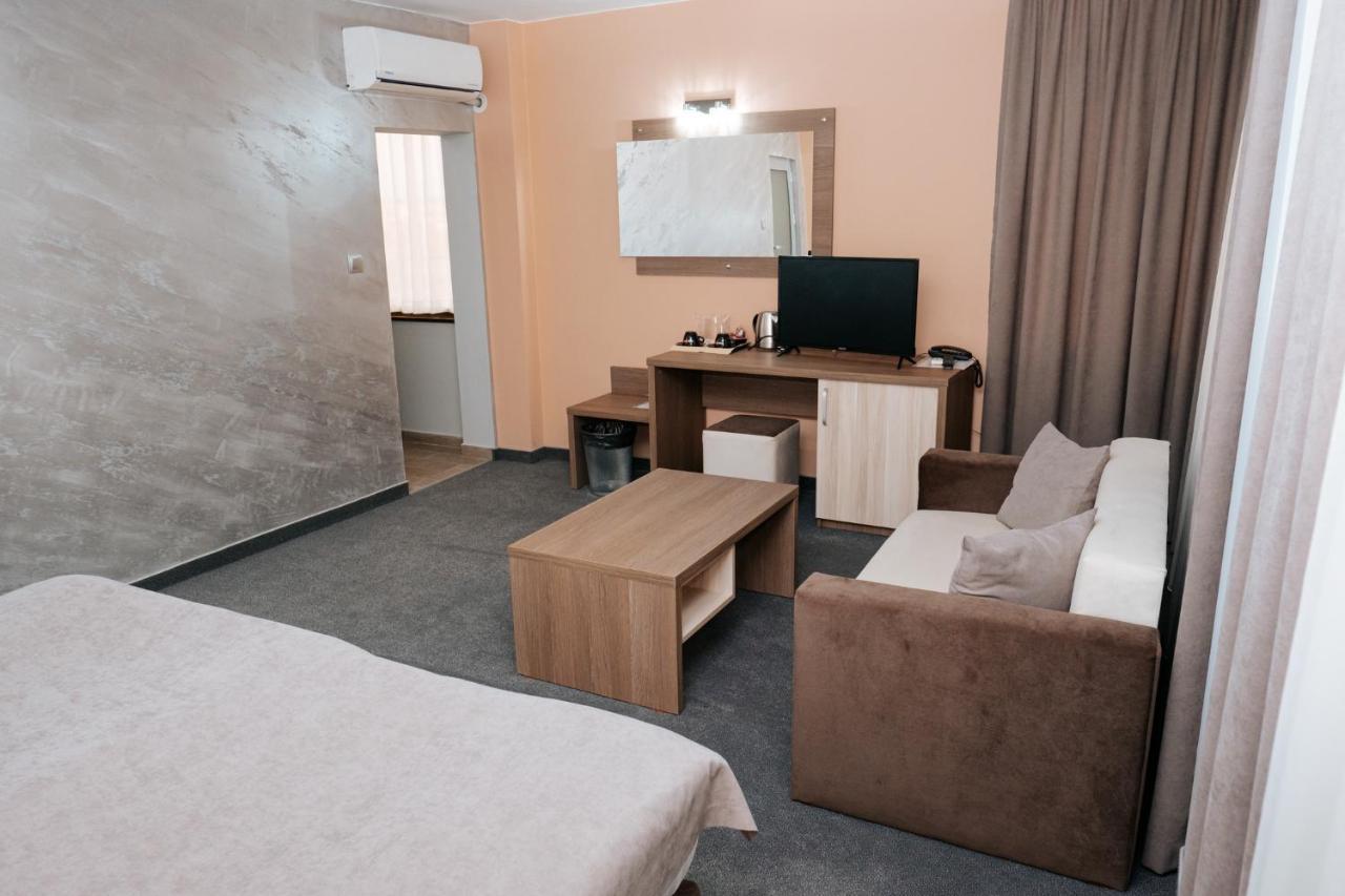 Hotel Tundzha - Renovated! Yambol Ngoại thất bức ảnh