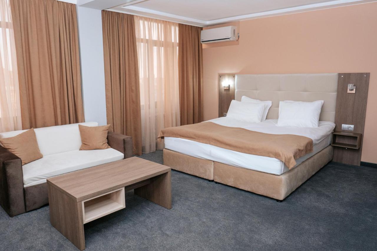 Hotel Tundzha - Renovated! Yambol Ngoại thất bức ảnh