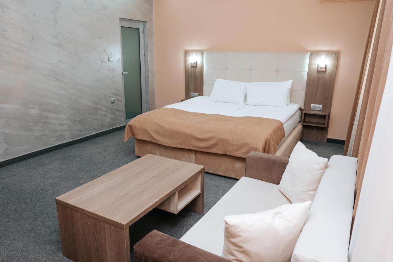 Hotel Tundzha - Renovated! Yambol Ngoại thất bức ảnh