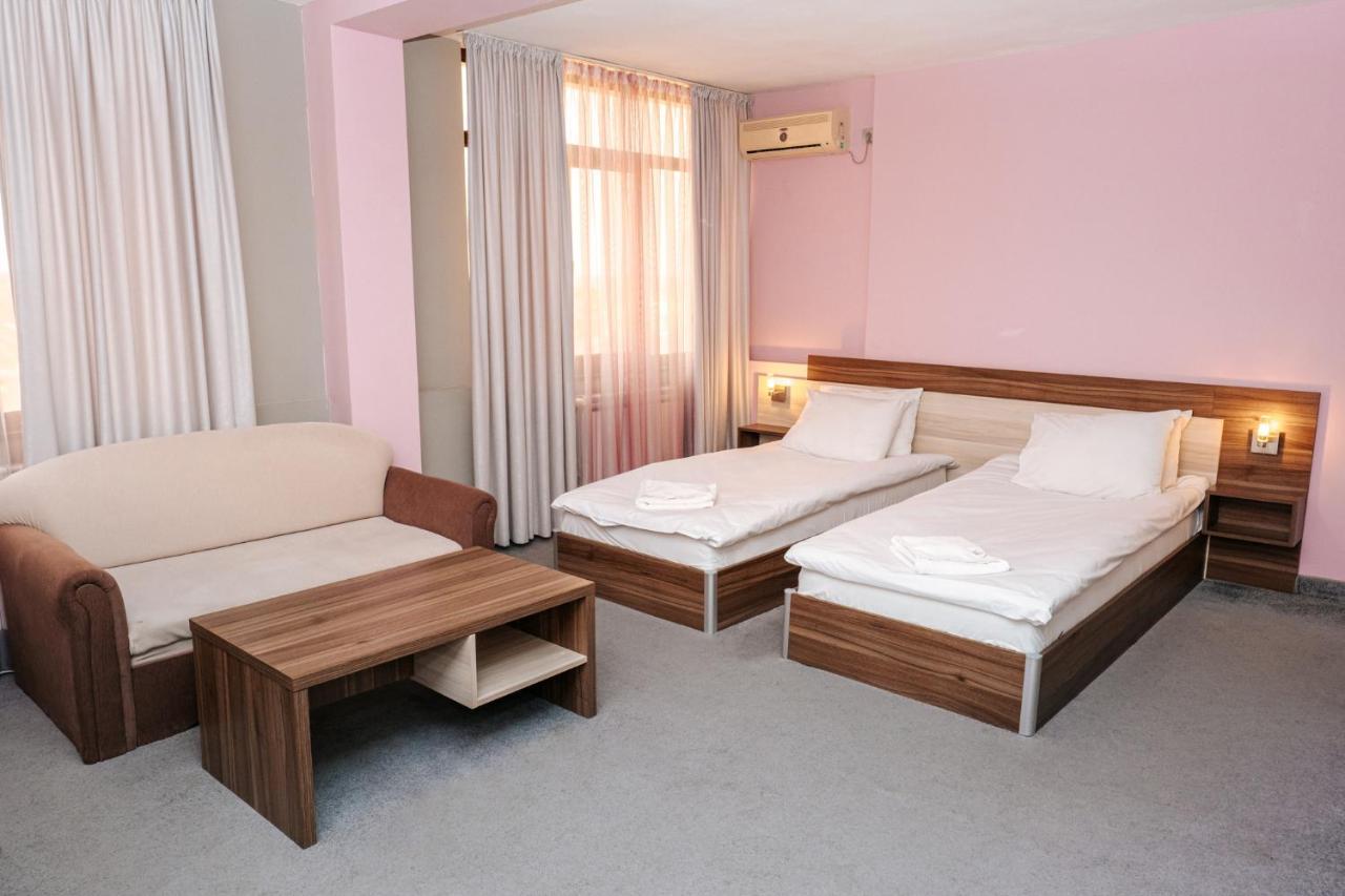 Hotel Tundzha - Renovated! Yambol Ngoại thất bức ảnh