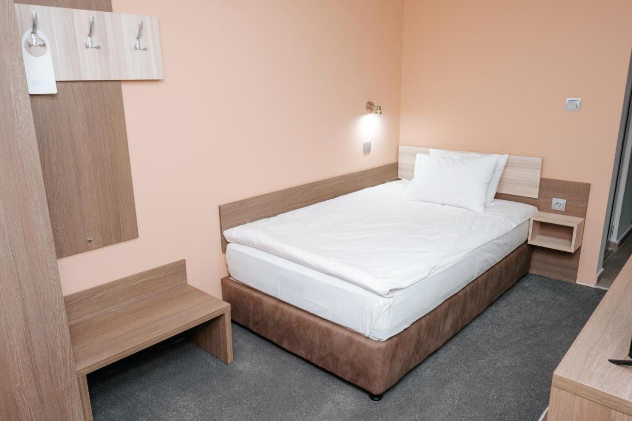 Hotel Tundzha - Renovated! Yambol Ngoại thất bức ảnh