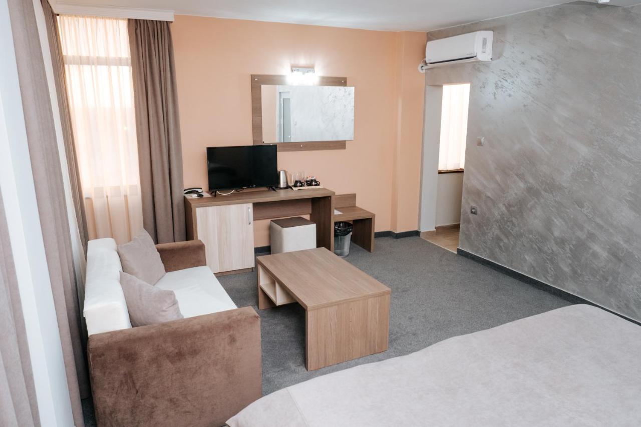 Hotel Tundzha - Renovated! Yambol Ngoại thất bức ảnh