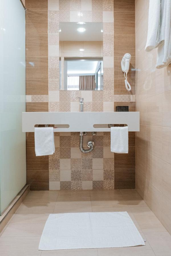 Hotel Tundzha - Renovated! Yambol Ngoại thất bức ảnh