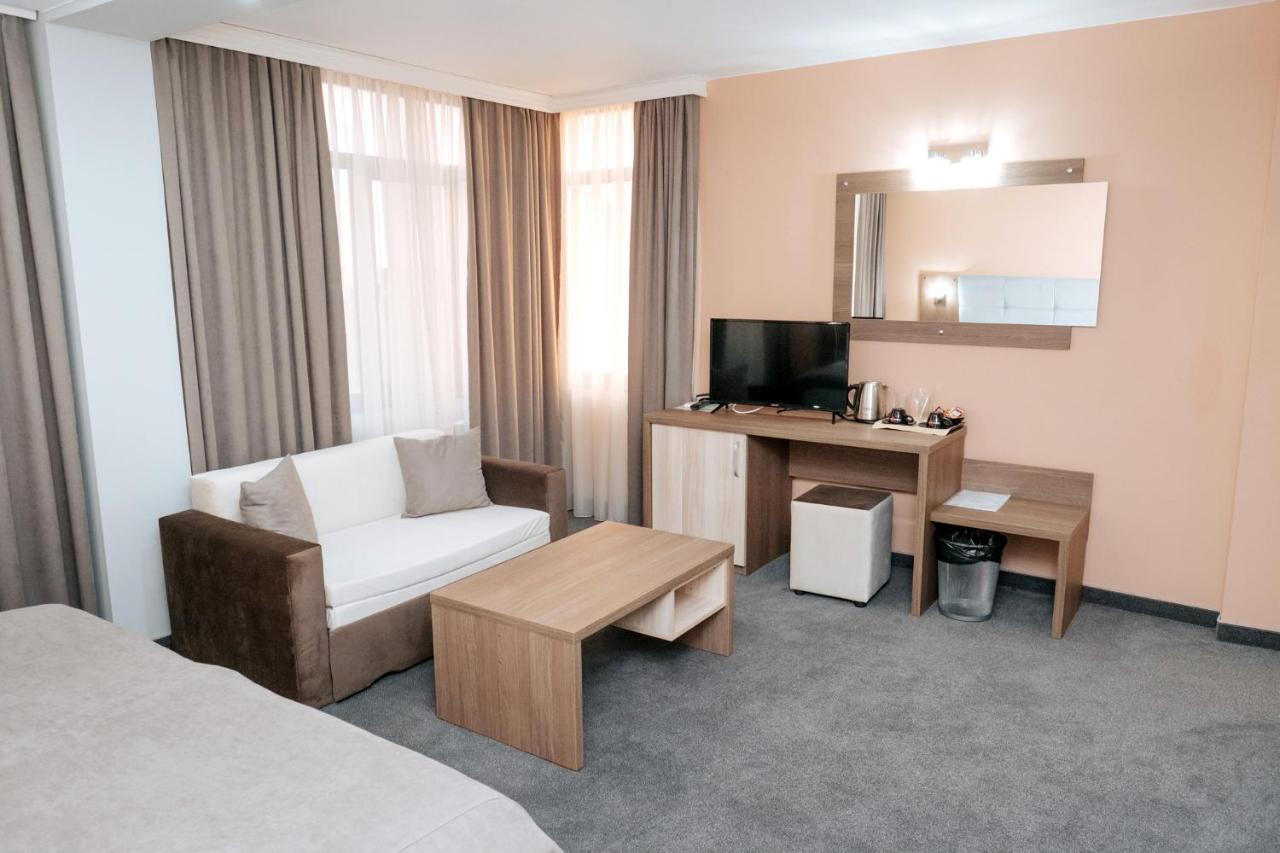 Hotel Tundzha - Renovated! Yambol Ngoại thất bức ảnh